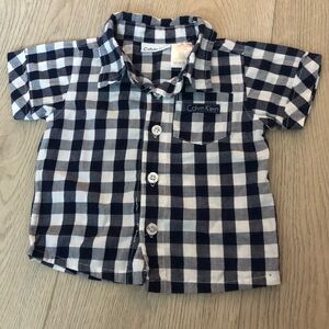 Calvin Klein Baby Boy Button Up Collared Shirt color Blue & White gingham 0-3 m
